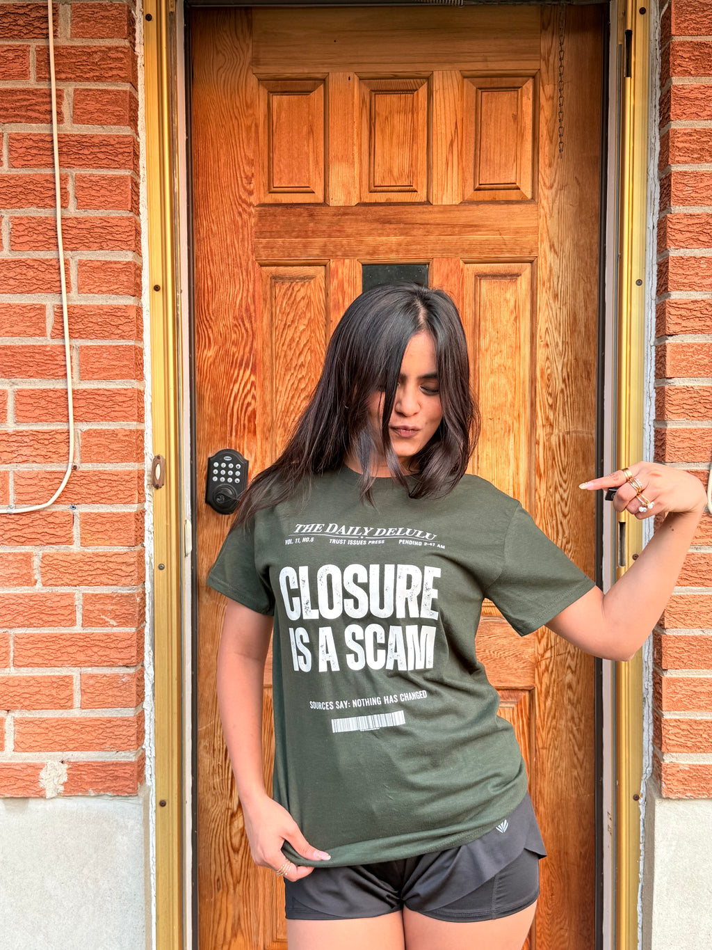 CLOSURE IS A SCAM - Unisex T-shirt