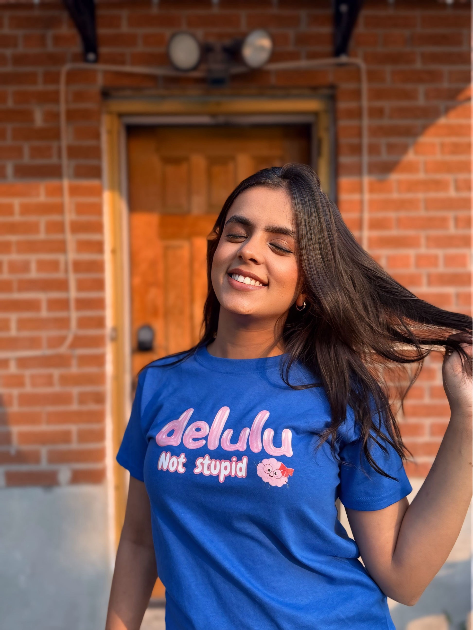 DELULU, NOT STUPID - Cropped T-shirt